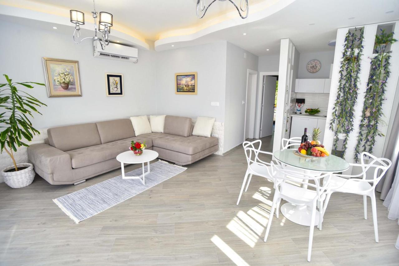 Verbalj Apartment With Swimming Pool Kotor Eksteriør billede