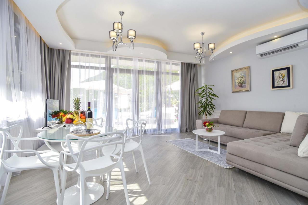 Verbalj Apartment With Swimming Pool Kotor Eksteriør billede
