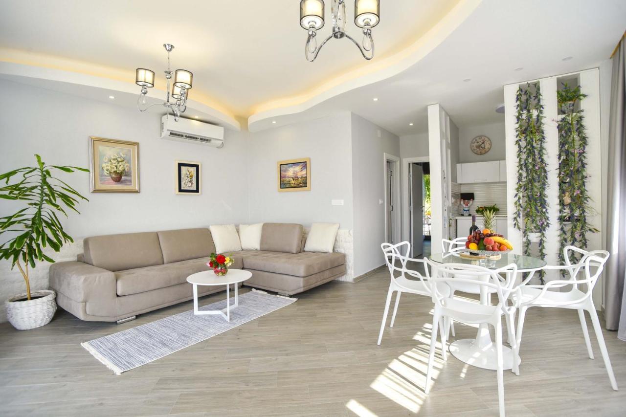 Verbalj Apartment With Swimming Pool Kotor Eksteriør billede