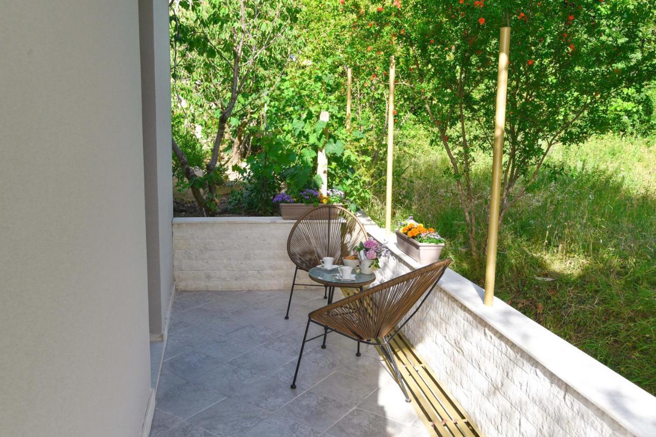 Verbalj Apartment With Swimming Pool Kotor Eksteriør billede