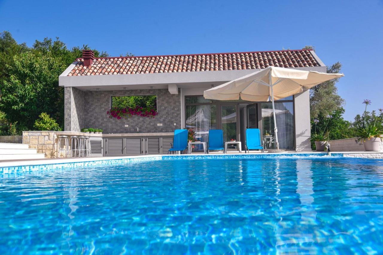 Verbalj Apartment With Swimming Pool Kotor Eksteriør billede